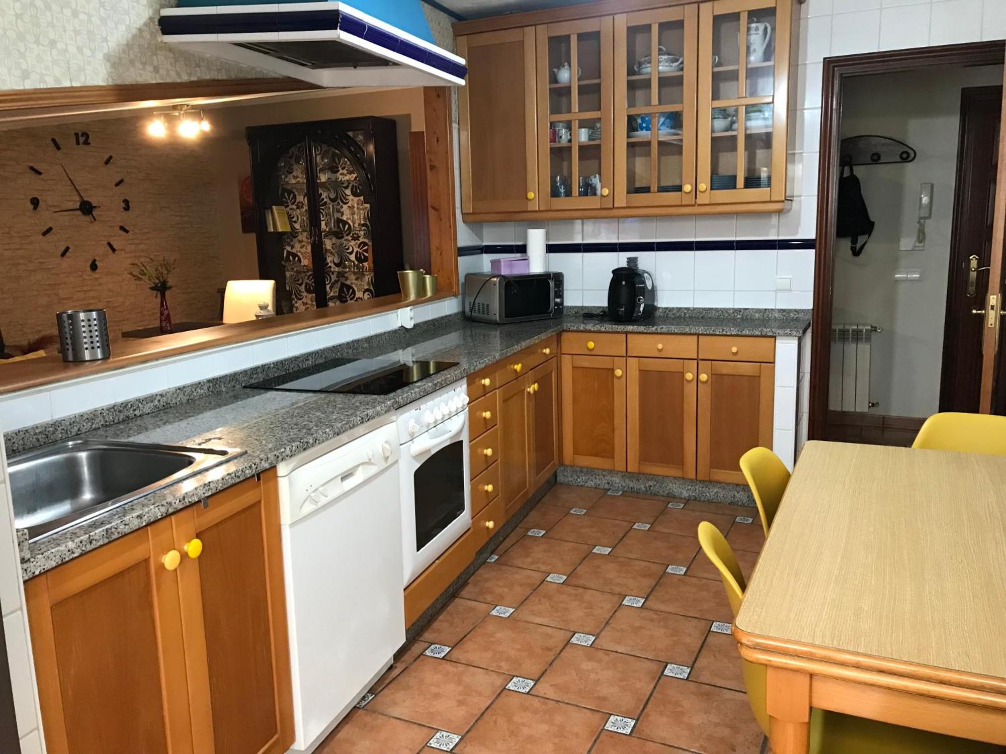 Apartamento Con Amplia Terraza Cerca Del Hospital Clinico Сантьяго-де-Компостела Екстер'єр фото